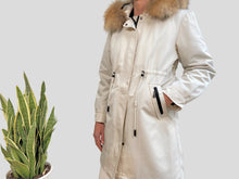 Cargar imagen en el visor de la galería, PARKA RABBIT/FOX - HUESO