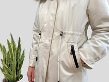 Cargar imagen en el visor de la galería, PARKA RABBIT/FOX - HUESO