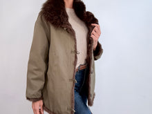 Load image into Gallery viewer, BOMBER COAT - GREEN