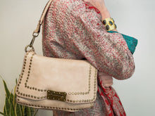 Charger l'image dans la galerie, STUD WASHED LEATHER BAG PIEDRA