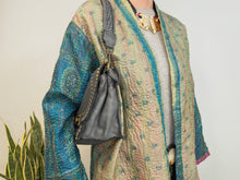 Cargar imagen en el visor de la galería, STUD WASHED LEATHER BAG GREY