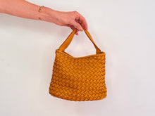 Charger l'image dans la galerie, NEW BUCKET BAG MOSTAZA