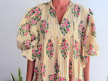 Lade das Bild in den Galerie-Viewer, SAINT-TROPEZ – BLAUES GESTREIFTES KLEID