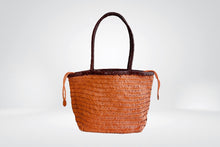 Load image into Gallery viewer, Two-tone basket bag - camel