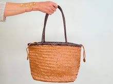 Load image into Gallery viewer, Two-tone basket bag - camel