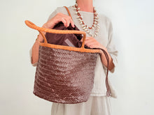Load image into Gallery viewer, BICOLOR BASKET BAG - CHOCOLATE
