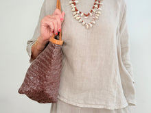 Load image into Gallery viewer, BICOLOR BASKET BAG - CHOCOLATE