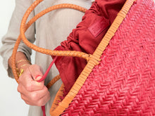 Load image into Gallery viewer, Two-tone basket bag - red