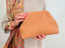 Load image into Gallery viewer, FLORENCIA CLUTCH BAG - CAMEL