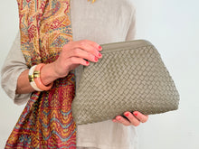 Lade das Bild in den Galerie-Viewer, Clutch Florence – Grün