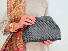 Load image into Gallery viewer, FLORENCIA CLUTCH BAG - BLACK