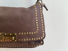 Cargar imagen en el visor de la galería, STUD WASHED LEATHER BAG TOPO