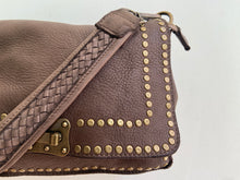 Cargar imagen en el visor de la galería, STUD WASHED LEATHER BAG TOPO