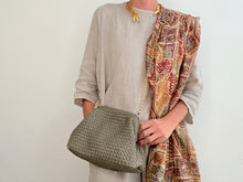 Load image into Gallery viewer, FLORENCIA CLUTCH BAG - GREEN