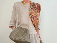 Load image into Gallery viewer, FLORENCIA CLUTCH BAG - GREEN