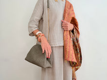 Load image into Gallery viewer, FLORENCIA CLUTCH BAG - GREEN