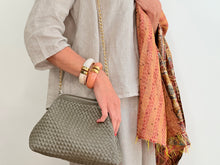 Load image into Gallery viewer, FLORENCIA CLUTCH BAG - GREEN