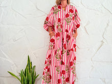 Lade das Bild in den Galerie-Viewer, SAINT-TROPEZ – ROSA GESTREIFTES KLEID