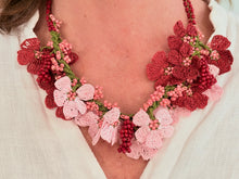 Load image into Gallery viewer, BOUQUET NECKLACE - 10