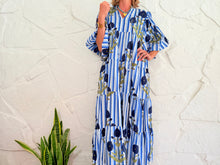 Lade das Bild in den Galerie-Viewer, SAINT-TROPEZ – BLAUES GESTREIFTES KLEID