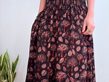 Lade das Bild in den Galerie-Viewer, INDIGO SKIRT - BROWN