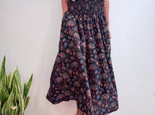 Charger l'image dans la galerie, INDIGO SKIRT - BLUE TREES
