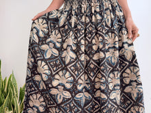 Lade das Bild in den Galerie-Viewer, INDIGO SKIRT - CREAM