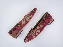 Carica l'immagine nel visualizzatore di Gallery, KILIM SHOES 40 - 1