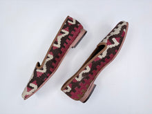 Carica l'immagine nel visualizzatore di Gallery, KILIM SHOES 40 - 1