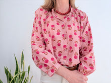 Lade das Bild in den Galerie-Viewer, Blumen-Boho-Shirt 1