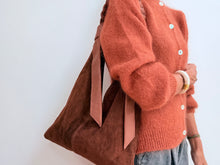 Cargar imagen en el visor de la galería, TRENZA BAG - CAMEL