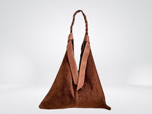 Cargar imagen en el visor de la galería, TRENZA BAG - CAMEL