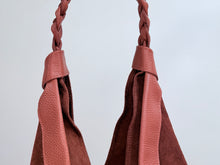 Cargar imagen en el visor de la galería, TRENZA BAG - CAMEL