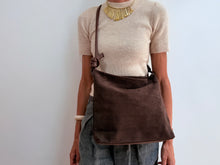 Cargar imagen en el visor de la galería, KNOT BAG - CHOCOLATE