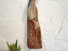 Lade das Bild in den Galerie-Viewer, LANGER KIMONO SEIDE 53