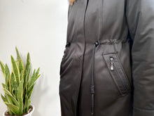 Lade das Bild in den Galerie-Viewer, KANINCHEN-/FUCHSPARKA - SCHWARZ