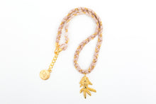 Cargar imagen en el visor de la galería, GOLDFISH SILK NECKLACE - BEIGE