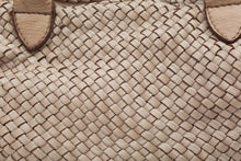 Lade das Bild in den Galerie-Viewer, GEFLOCHTENE LEDERTASCHE PIEDRA