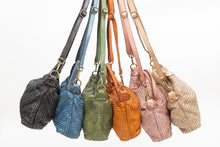 Lade das Bild in den Galerie-Viewer, GEFLOCHTENE LEDERTASCHE GRÜN