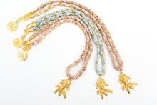 Cargar imagen en el visor de la galería, GOLDFISH SILK NECKLACE - BEIGE