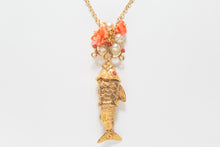 Charger l'image dans la galerie, GOLD FISH PENDANT - CORAL