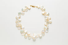 Charger l'image dans la galerie, SMALL FLAT PEARL NECKLACE