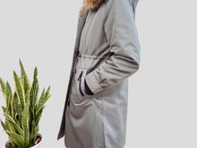 Cargar imagen en el visor de la galería, PARKA RABBIT/FOX - GREEN