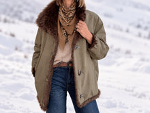 Load image into Gallery viewer, BOMBER COAT - GREEN