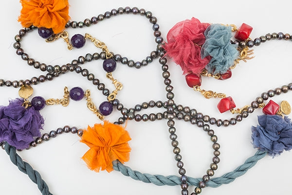 BLACK PEARLS LONG MIX NECKLACE CORAL