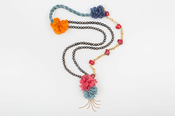 BLACK PEARLS LONG MIX NECKLACE CORAL
