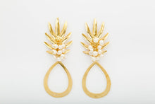 Load image into Gallery viewer, PINEAPPLE EARRING - PEARL
