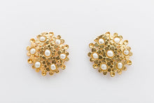Load image into Gallery viewer, BLOSSOM EARRINGS -  PEARL

