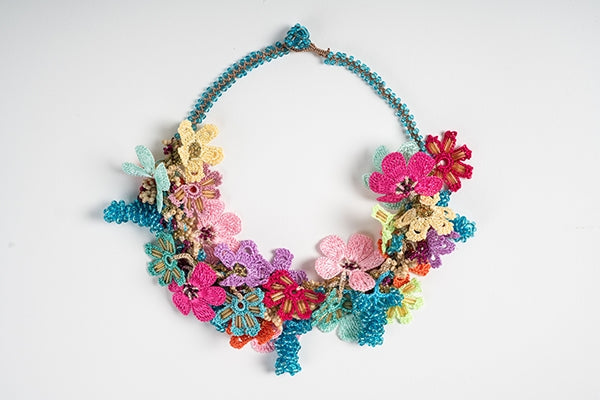 MULTICOLOR NECKLACE BOUQUET