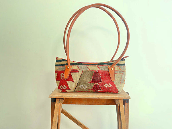 BAGUETTE KILIM BAG 1
